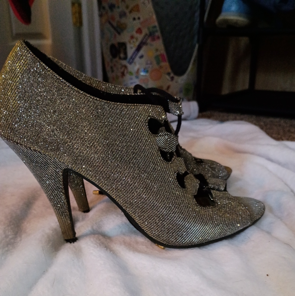 Fioni Heels Size 7 Womans